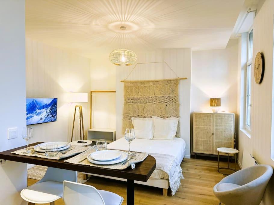 אמיינס Spacious & Luxuary Studio מראה חיצוני תמונה