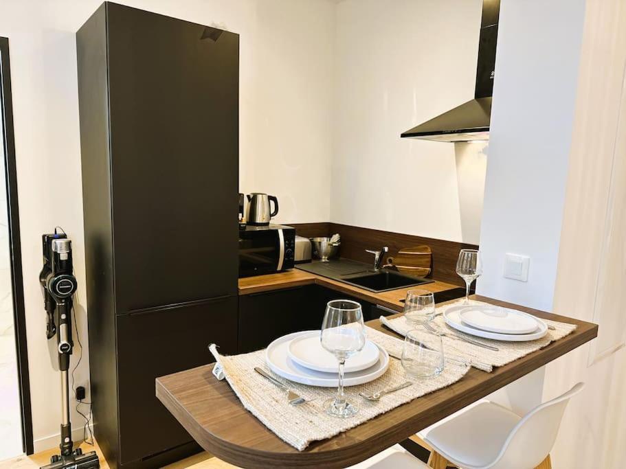 אמיינס Spacious & Luxuary Studio מראה חיצוני תמונה